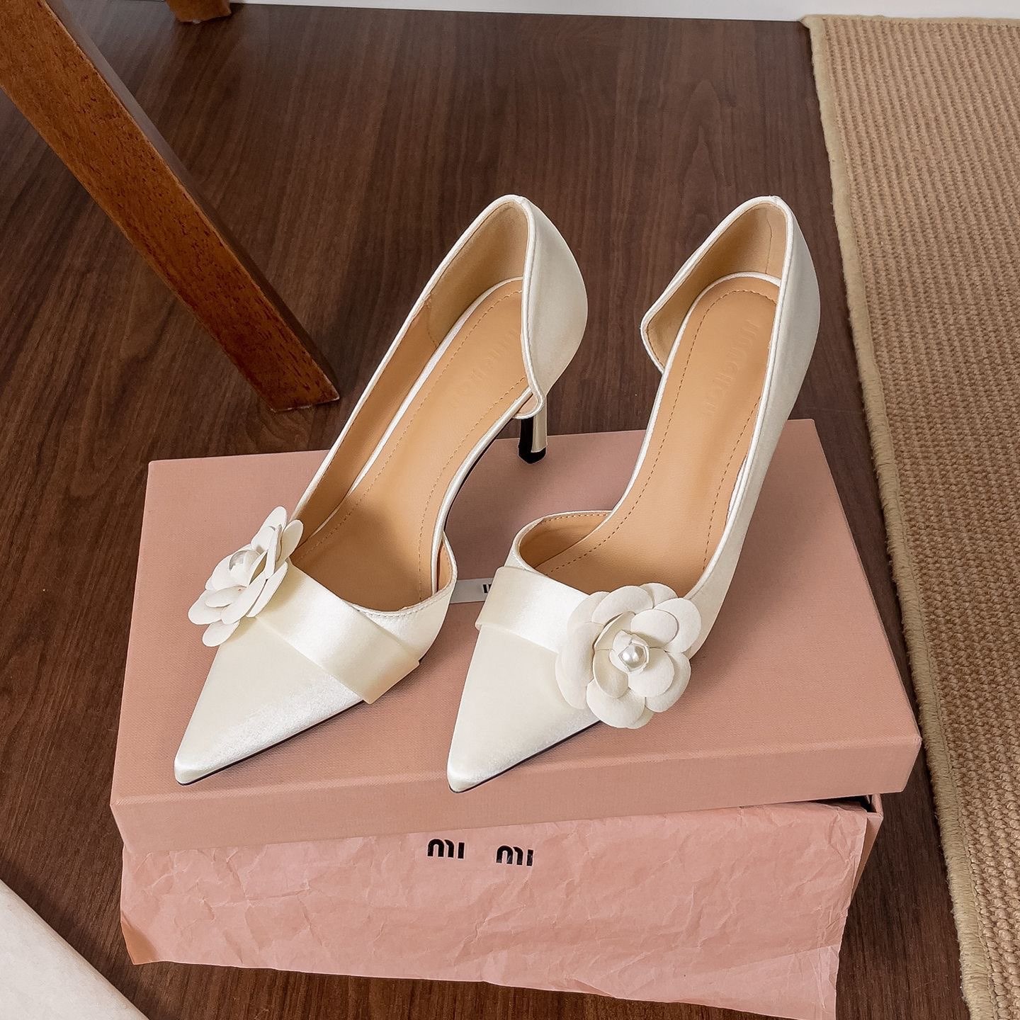 أحذية نسائية بكعب عالٍ مدبب من - مراجعة Formal Women Daily Wear Footwear وسعره