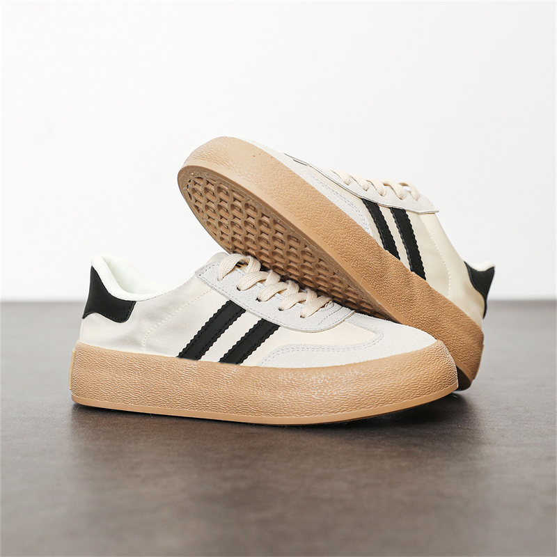 أحذية رياضية نسائية جديدة قابل - مراجعة New Balance Shoes 574 وسعره