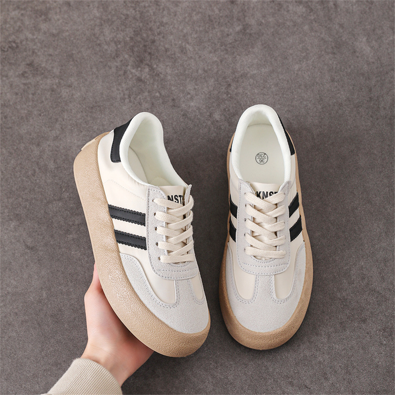 أحذية رياضية نسائية جديدة قابل - مراجعة New Balance Shoes 574 وسعره
