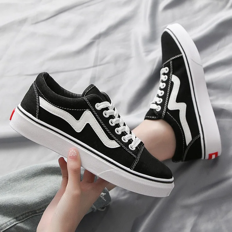 أحذية مشي قماشية للطلاب الشباب - مراجعة Vans Shoes Old Skool وسعره